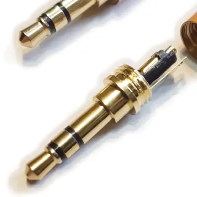 Detalles accesorios de Conector Ficha Miniplug 3,5 Macho Estereo Cuerpo Compacto Dorado 7Mm Diam
