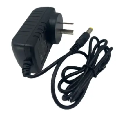 Vista lateral de Fuente 12 V 2 A Belsic 26317 P/Monitor Ficha 4,0 X 1,7 Mm C/Pin Interior